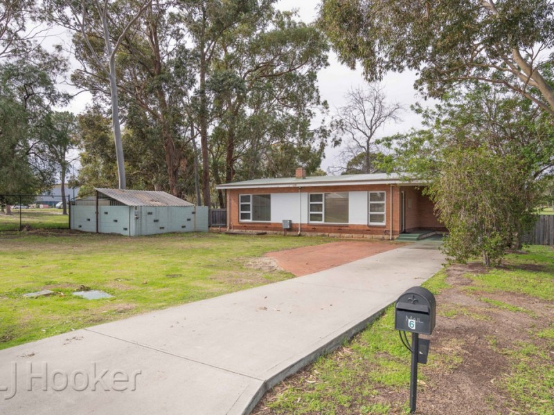 6 Elderfield Road, Waterford WA 6152