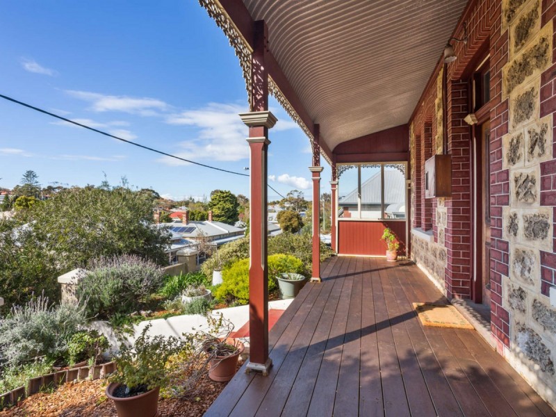 11 Wesley Street, South Fremantle WA 6162