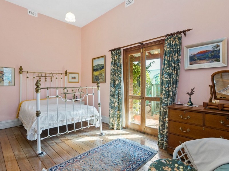 11 Wesley Street, South Fremantle WA 6162