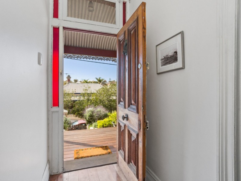 11 Wesley Street, South Fremantle WA 6162