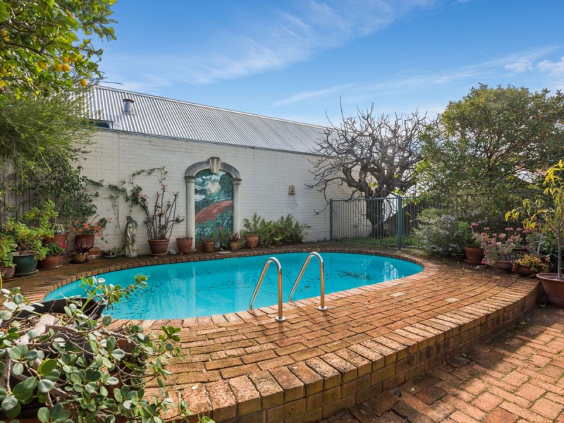 11 Wesley Street, South Fremantle WA 6162