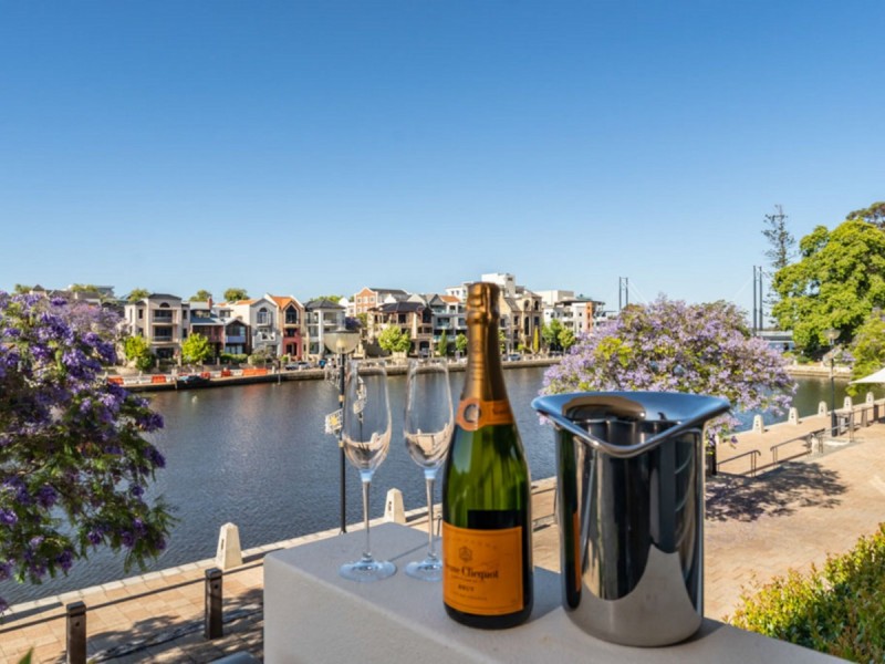 2/50 Royal Street, East Perth WA 6004