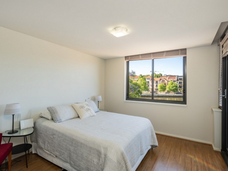 2/50 Royal Street, East Perth WA 6004