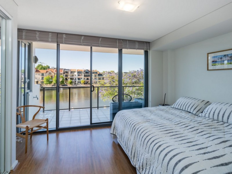 2/50 Royal Street, East Perth WA 6004