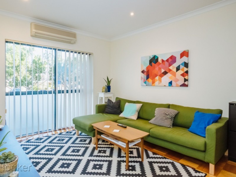 4/22 Saunders Street, East Perth WA 6004