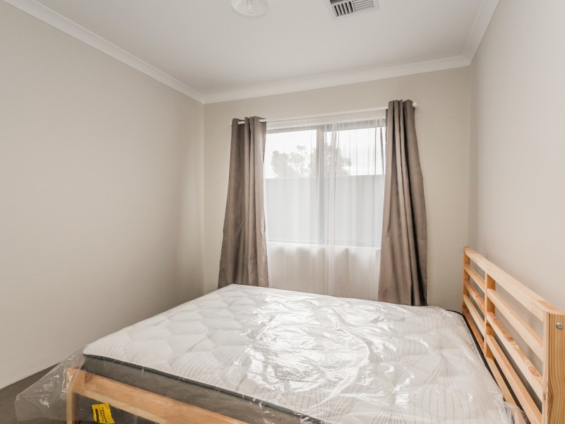 16 Tringa Rise, East Cannington WA 6107