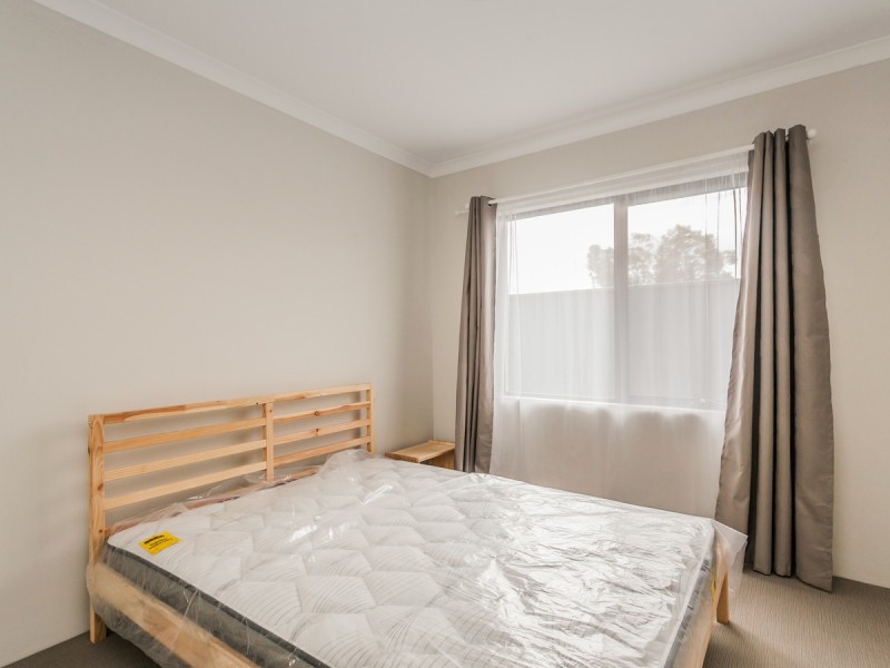 16 Tringa Rise, East Cannington WA 6107