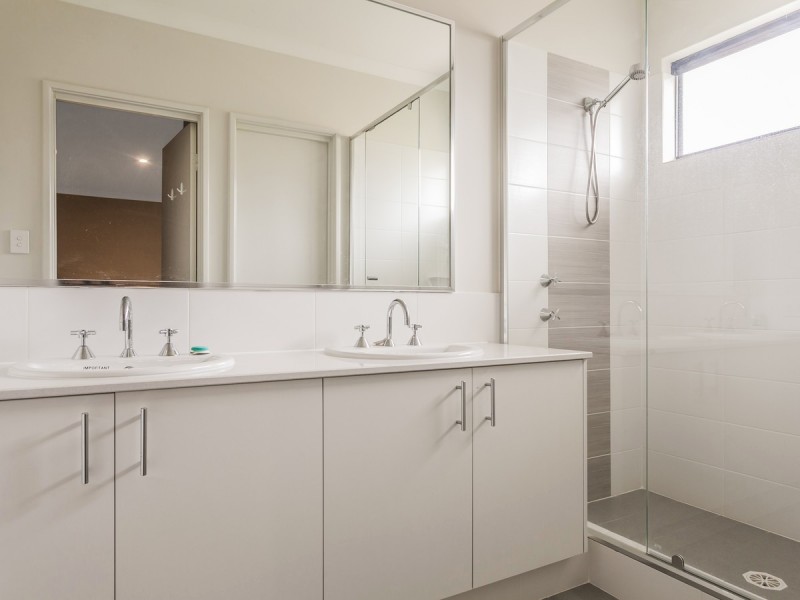 16 Tringa Rise, East Cannington WA 6107