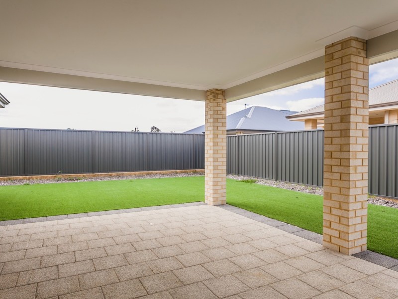 16 Tringa Rise, East Cannington WA 6107
