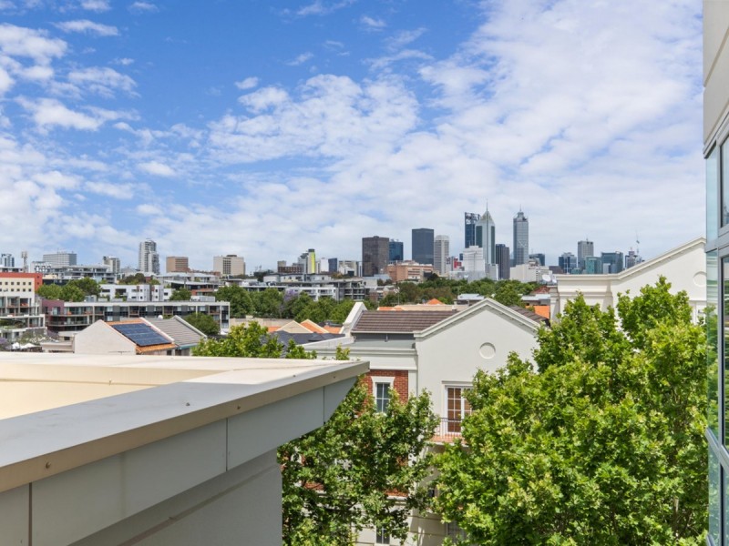 21/1 Henry Lawson Walk, East Perth WA 6004