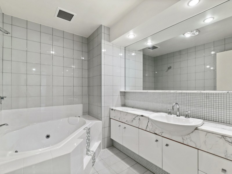 21/1 Henry Lawson Walk, East Perth WA 6004