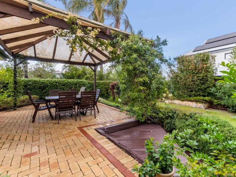 1a Grand Promenade, Bayswater WA 6053