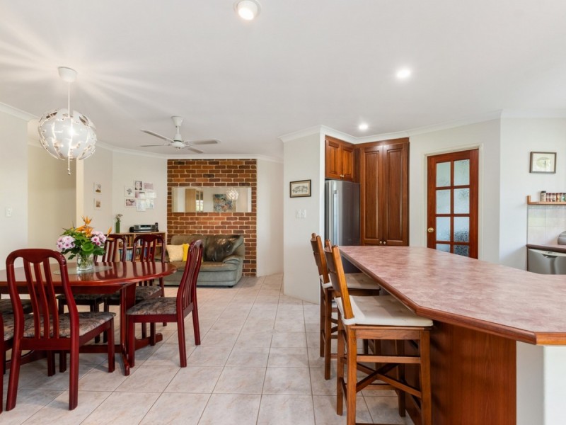 1a Grand Promenade, Bayswater WA 6053