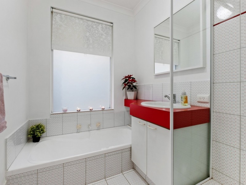 1a Grand Promenade, Bayswater WA 6053