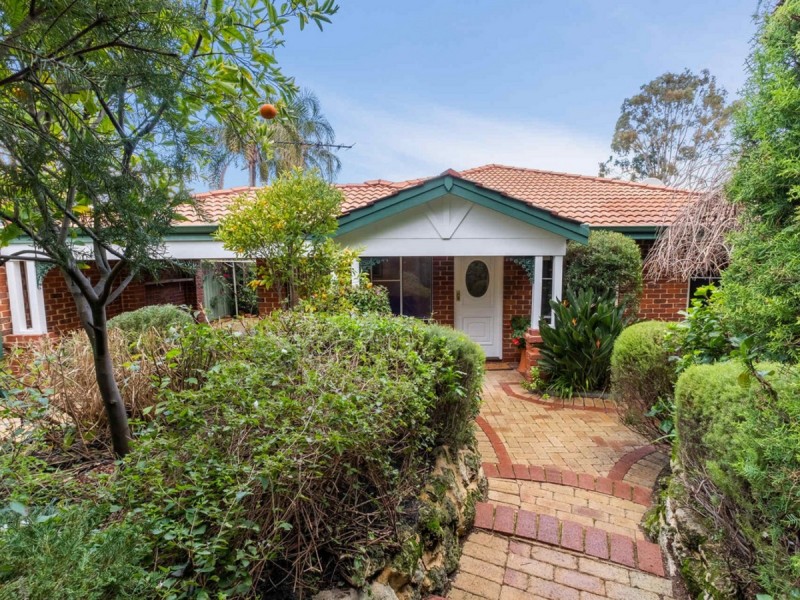 1a Grand Promenade, Bayswater WA 6053