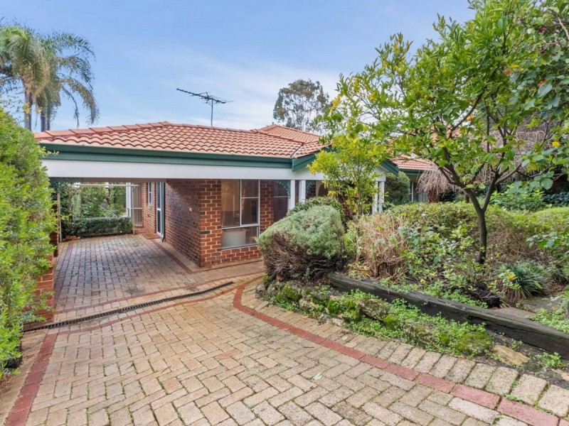 1a Grand Promenade, Bayswater WA 6053
