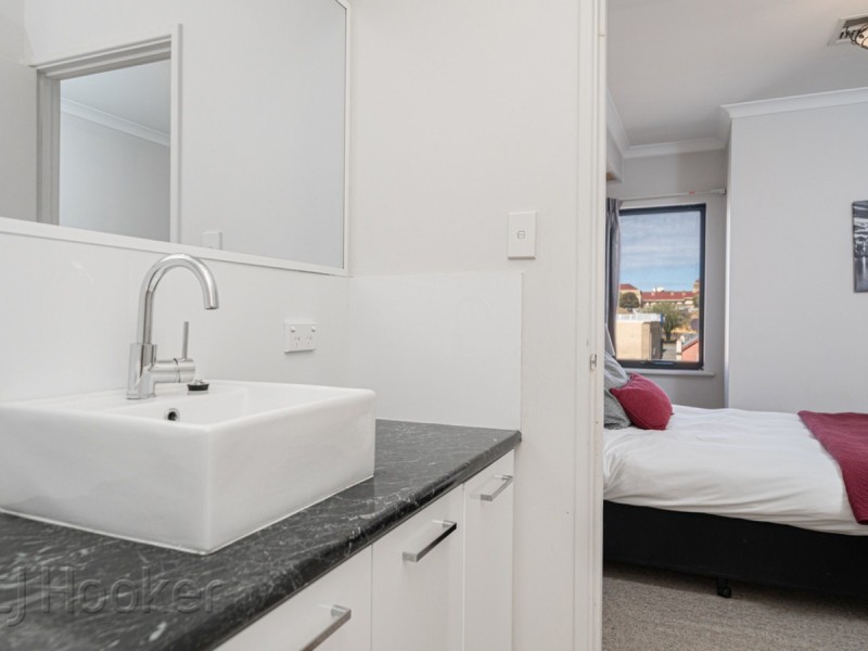 58/11 Regal Place, East Perth WA 6004