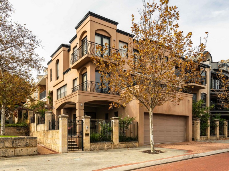 15 Haig Park Circle, East Perth WA 6004