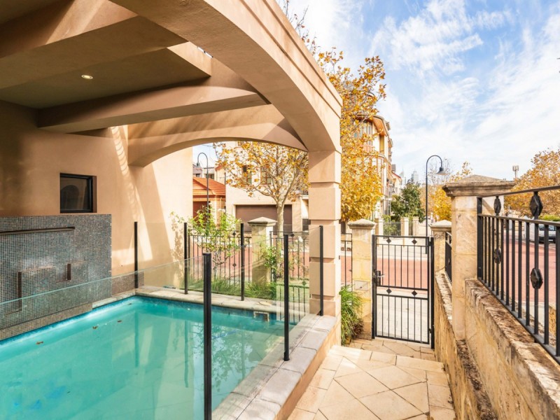 15 Haig Park Circle, East Perth WA 6004