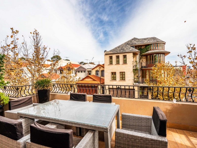 15 Haig Park Circle, East Perth WA 6004