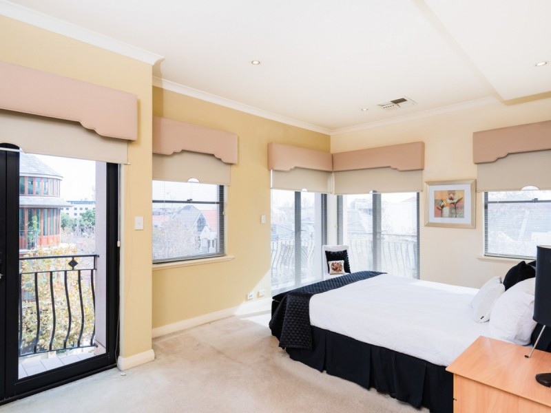 15 Haig Park Circle, East Perth WA 6004