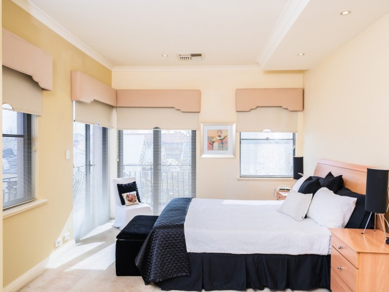 15 Haig Park Circle, East Perth WA 6004