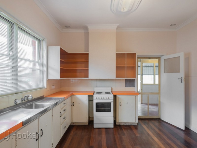 35 Fourth Avenue East, Maylands WA 6051