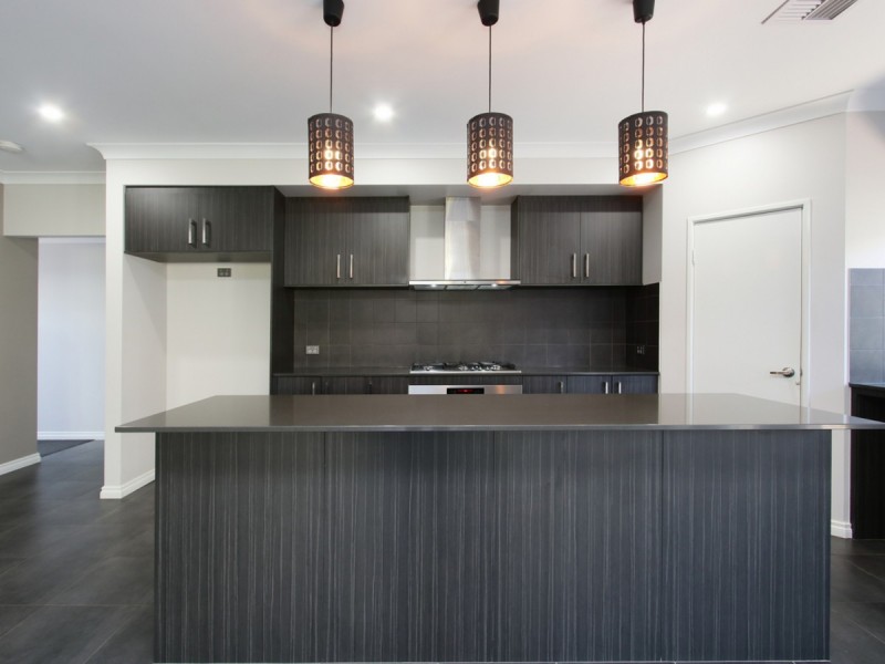 11 Fairweather Drive, Piara Waters WA 6112