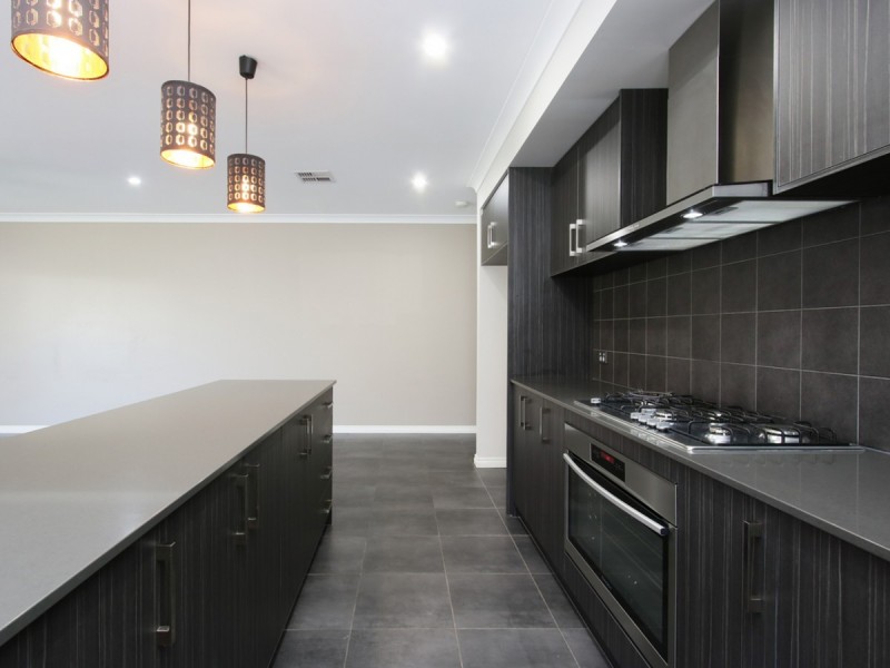 11 Fairweather Drive, Piara Waters WA 6112