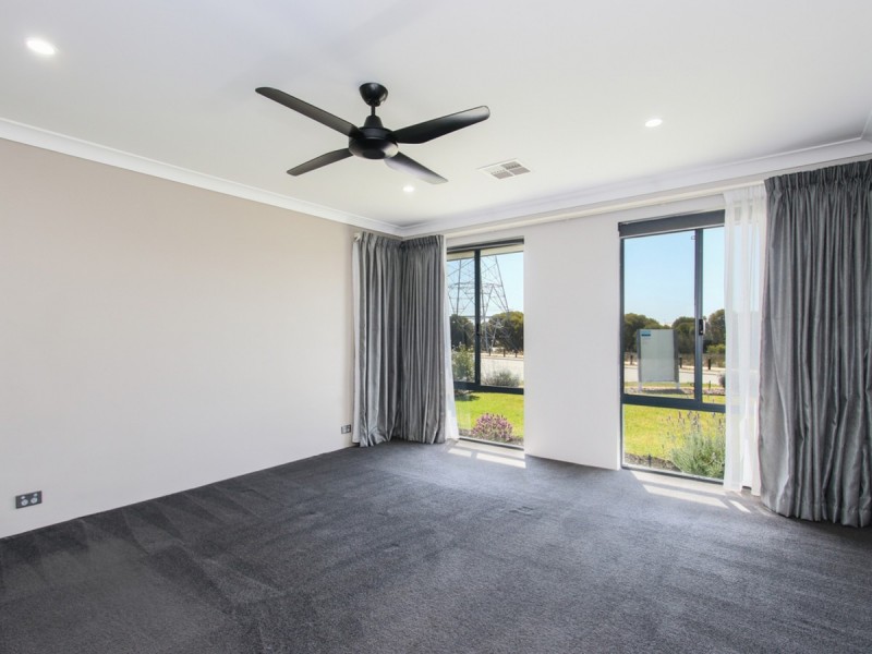 11 Fairweather Drive, Piara Waters WA 6112