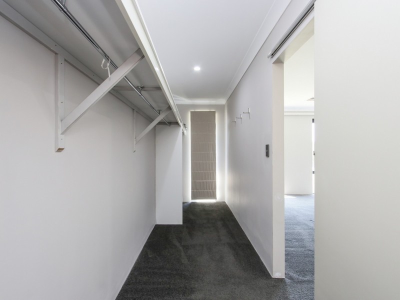 11 Fairweather Drive, Piara Waters WA 6112