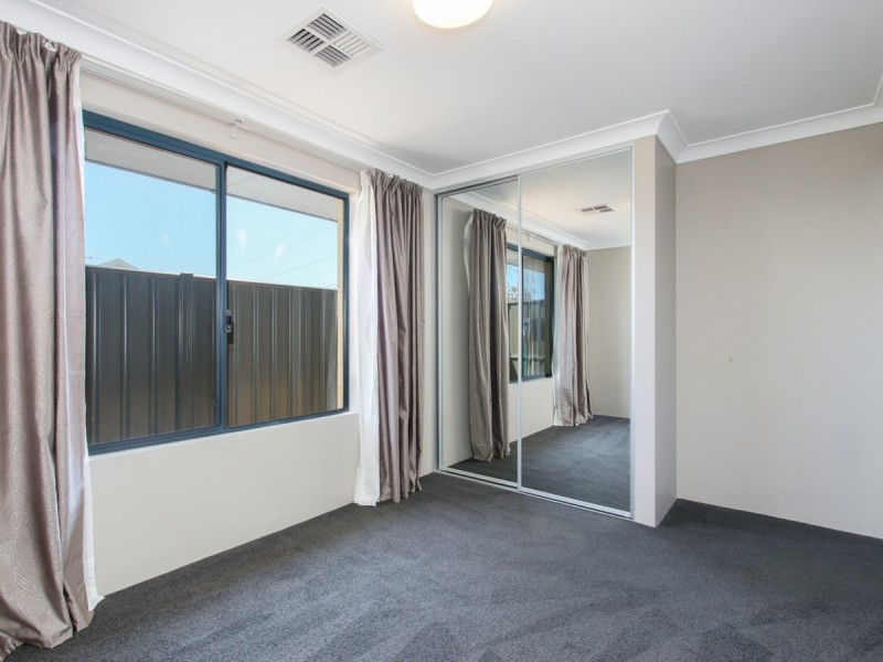 11 Fairweather Drive, Piara Waters WA 6112