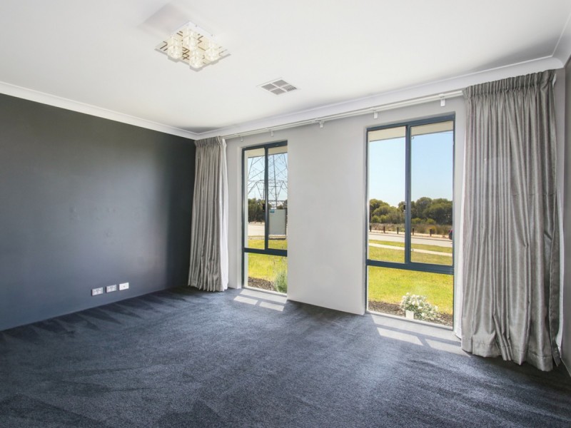 11 Fairweather Drive, Piara Waters WA 6112