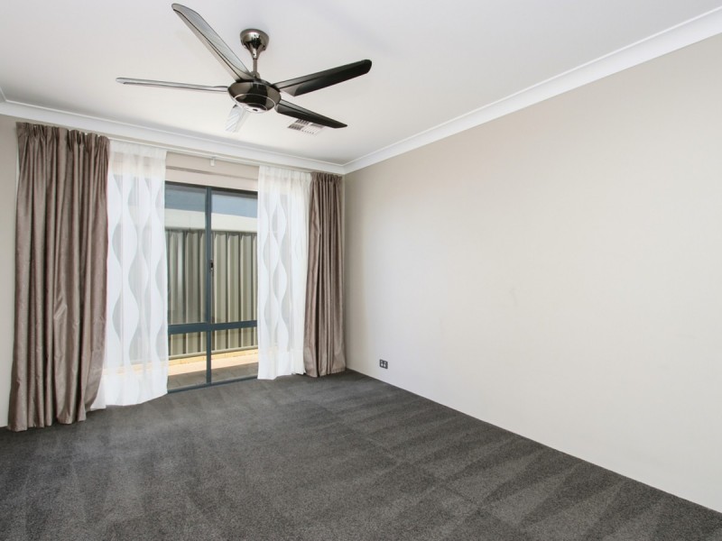 11 Fairweather Drive, Piara Waters WA 6112