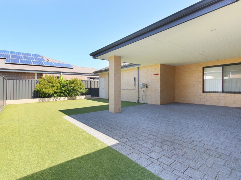 11 Fairweather Drive, Piara Waters WA 6112