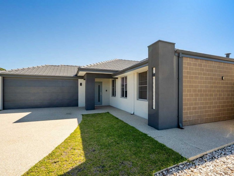 15 Aurea Place, Southern River WA 6110