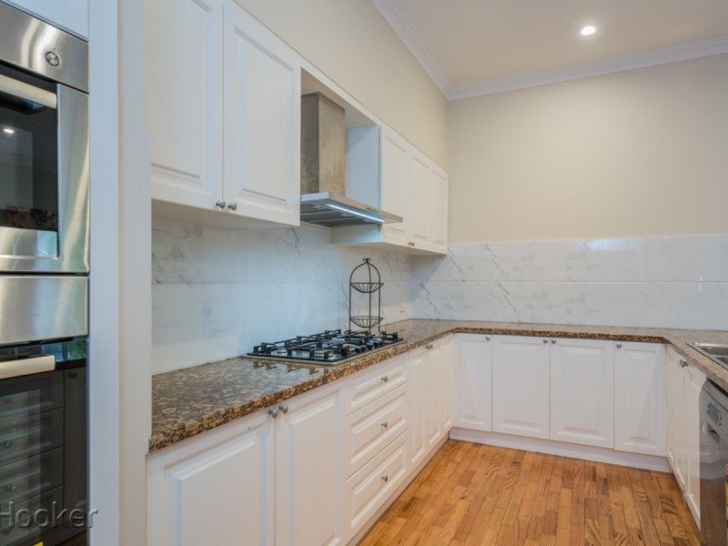 33 Reynolds Road, Applecross WA 6153