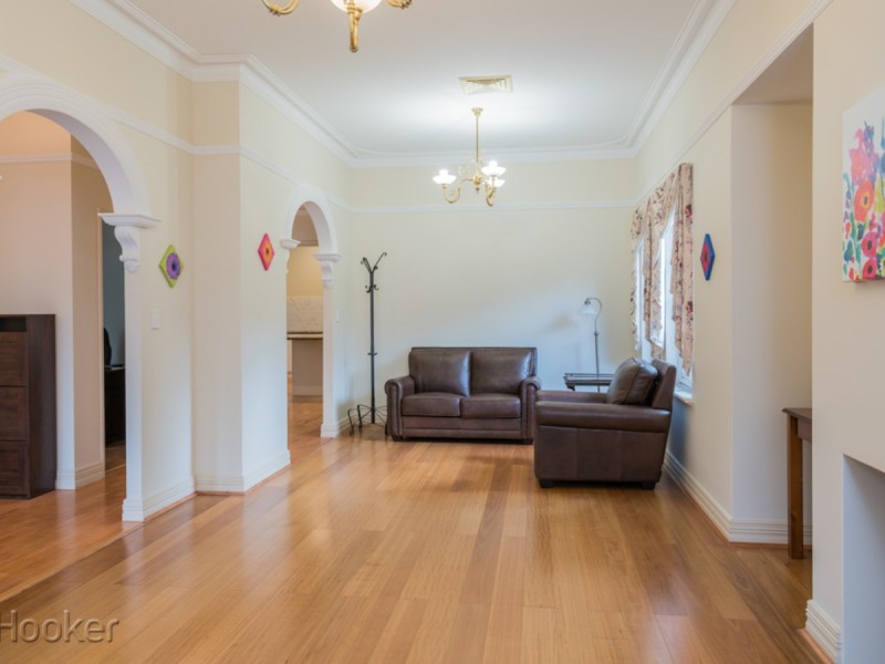 33 Reynolds Road, Applecross WA 6153