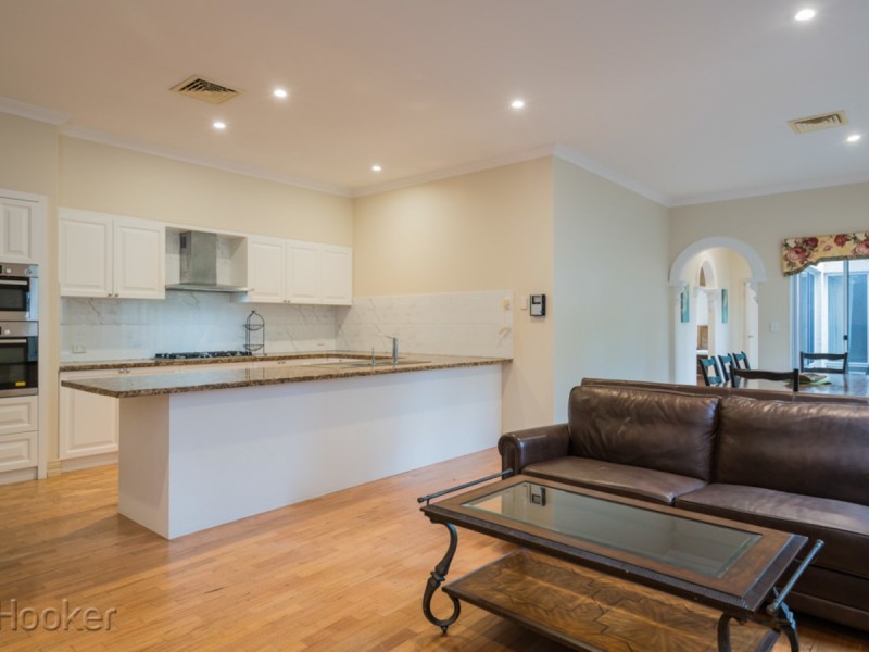 33 Reynolds Road, Applecross WA 6153