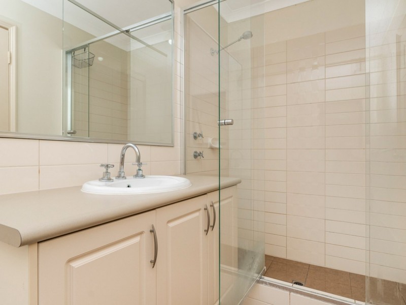 2/67 Aquaviva Circle, Viveash WA 6056