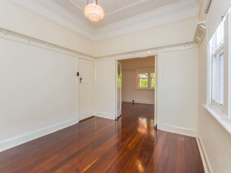 211 Ninth Avenue, Inglewood WA 6052