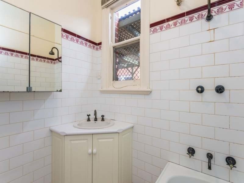 211 Ninth Avenue, Inglewood WA 6052