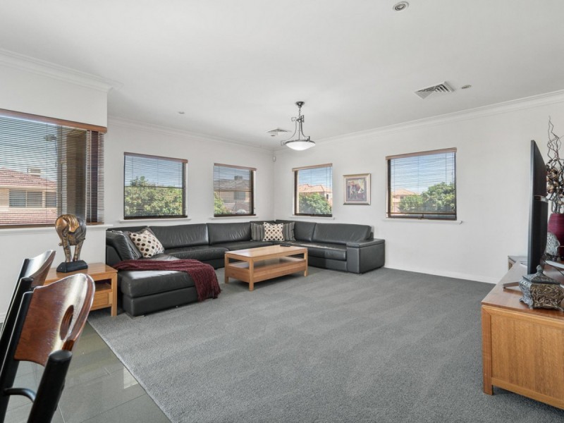 29 Belleview Crescent, Dianella WA 6059