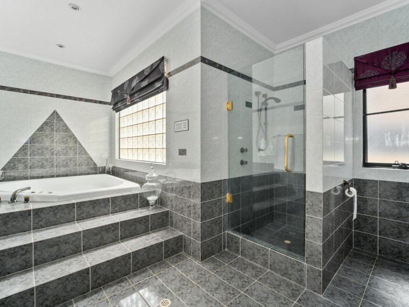 29 Belleview Crescent, Dianella WA 6059