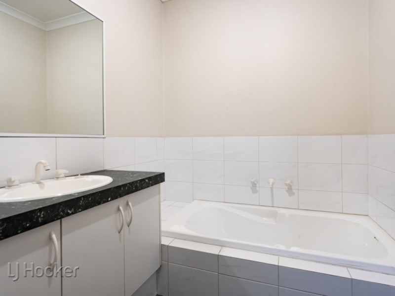 9F Doust Street, Cannington WA 6107