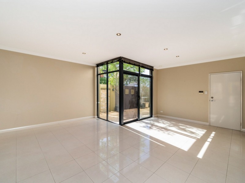 15 Tully Road, East Perth WA 6004