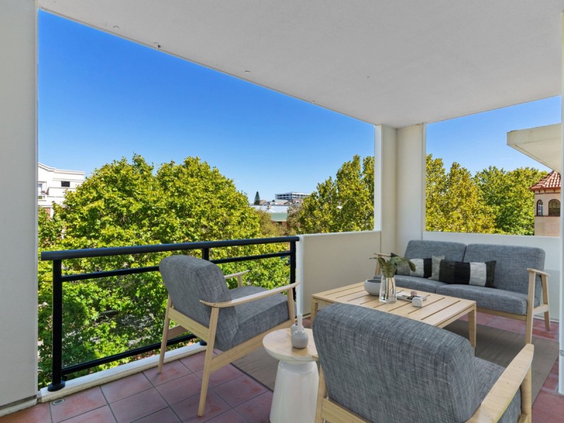 18/1 Henry Lawson Walk, East Perth WA 6004