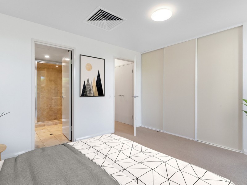 18/1 Henry Lawson Walk, East Perth WA 6004