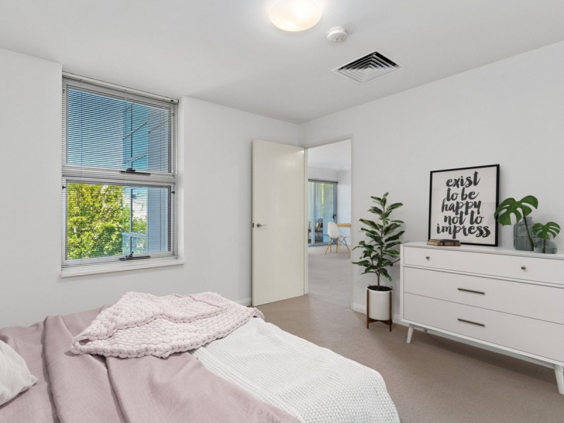 18/1 Henry Lawson Walk, East Perth WA 6004