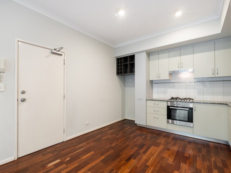 8/22 Saunders Street, East Perth WA 6004